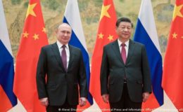 چین اپنے دوست روس کی مدد کے لیے کیا کچھ داؤ پر لگا سکتا ہے؟
