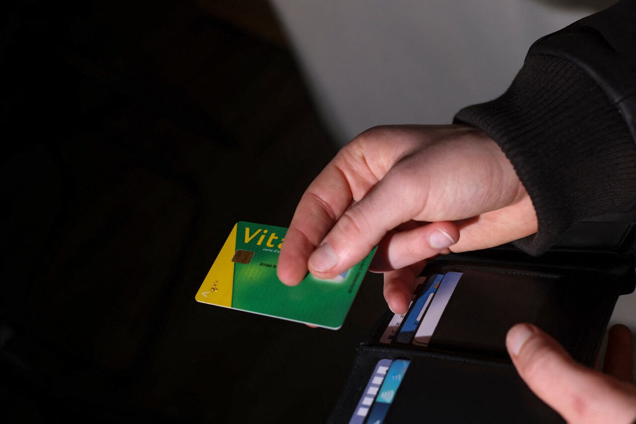 France Considers €150 Monthly "Food Vital Card" to Combat Poor&hellip;