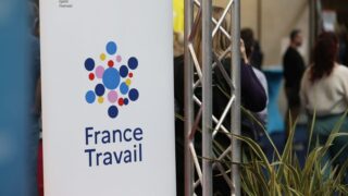 New Law in France Requires Registration and Weekly Activities for Unemployed Individuals