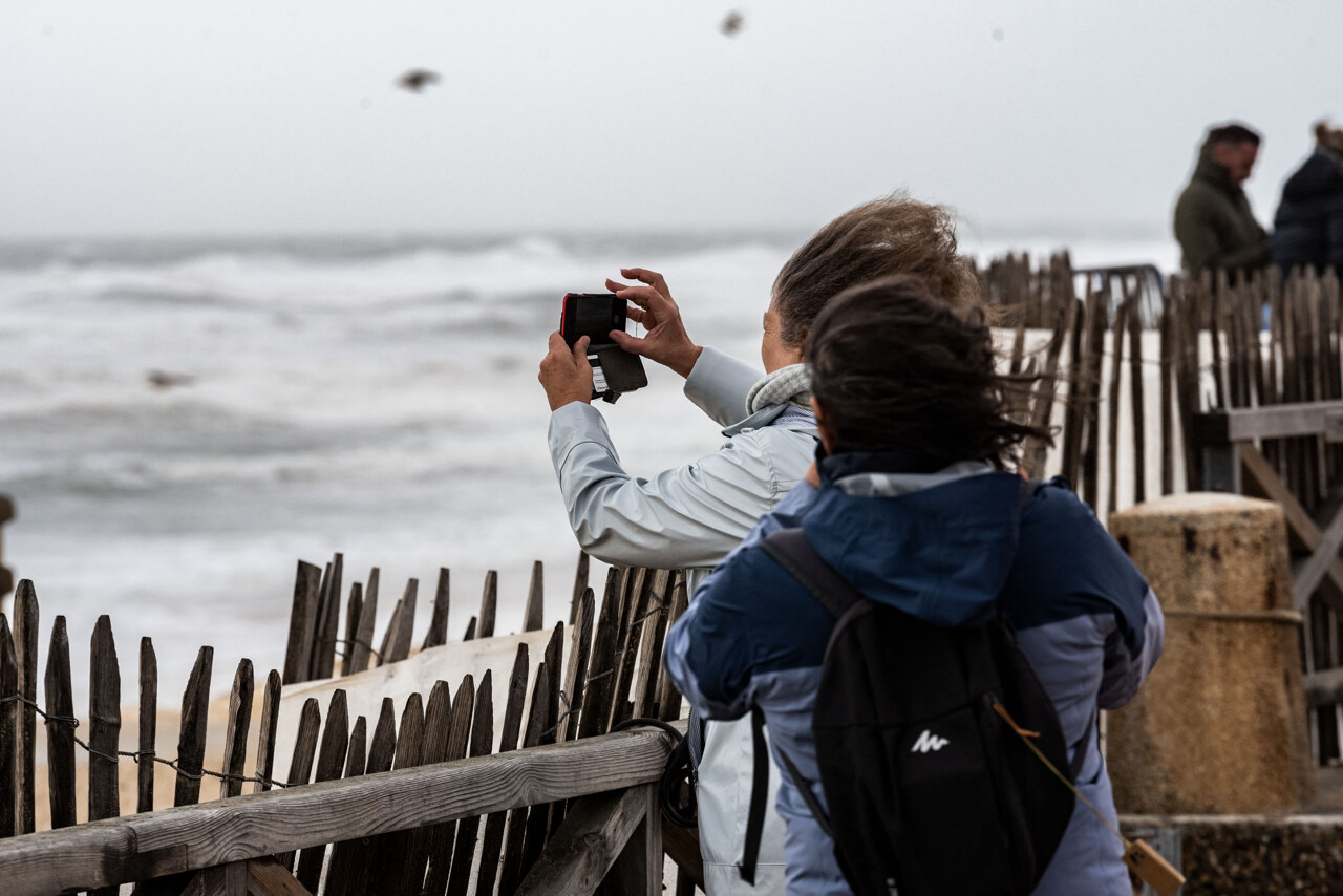 france-braces-for-gale-force-winds-up-to-100-km-h-this-weekend