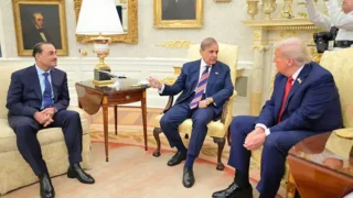 pakistan-us-relations-warm-as-pm-army-chief-meet-trump-at-white-house