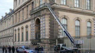Four More Arrested in Louvre Heist Investigation as Security Controversy Grows