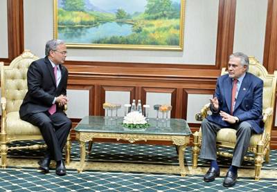 Khyber Pakhtunkhwa Chief Minister Advocates for Fiscal Autonomy and Constitutional Debate