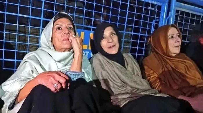 Imran Khan's Sisters Criticize PTI Leadership's Silence on Cases