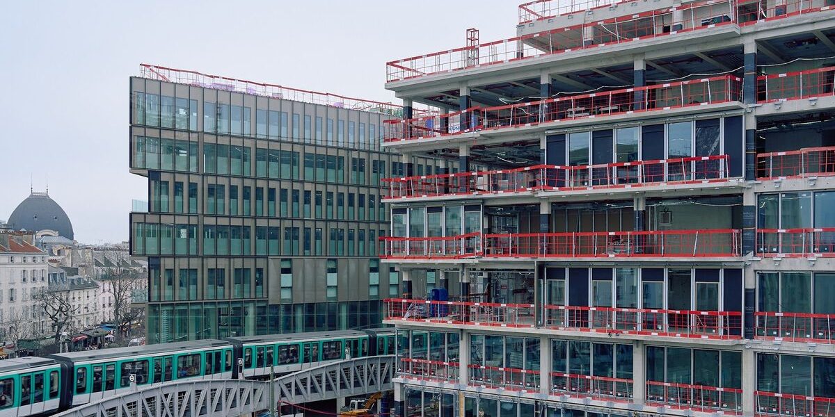 Paris Metro Line 5 Runs Through New Office Building, a First in France