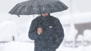 Snow Disrupts Paris Transport: Flights Cut, Buses Delayed