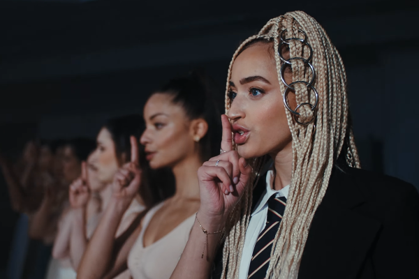 France’s Eurovision Entry Monroe Unveils “Regarde!” Song and Video