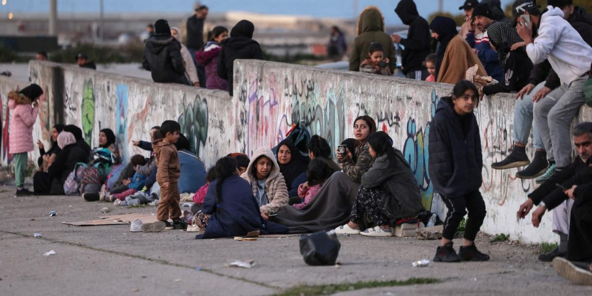 Macron Seeks Plan to Halt Hezbollah-Israel Clashes as Beirut Panics