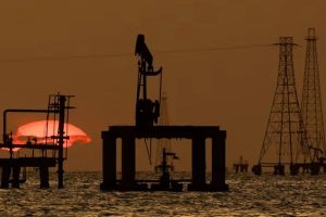 Oil Surges Past $108 on Gulf Disruption Fears