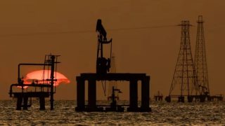 Oil Surges Past $108 on Gulf Disruption Fears