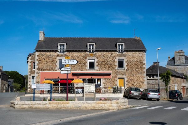 French Mayor Charged After Woman Dies During Forced Hospitalization