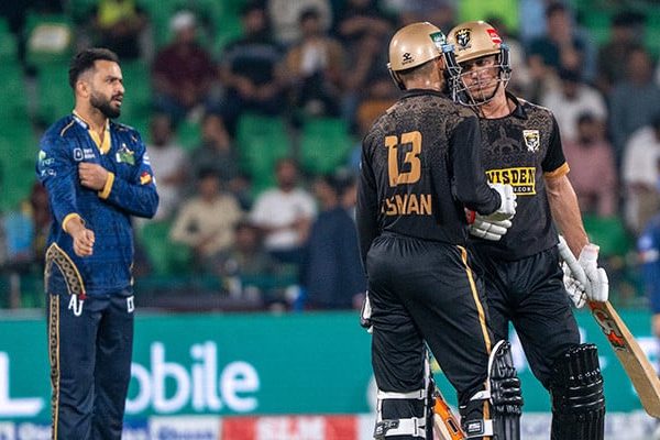 Kingsmen Crush Sultans to Stay Alive in PSL 11
