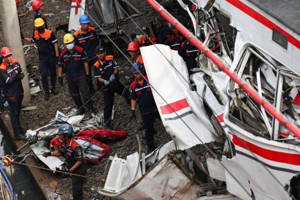 Indonesia Train Collision Kills 14, Injures 84