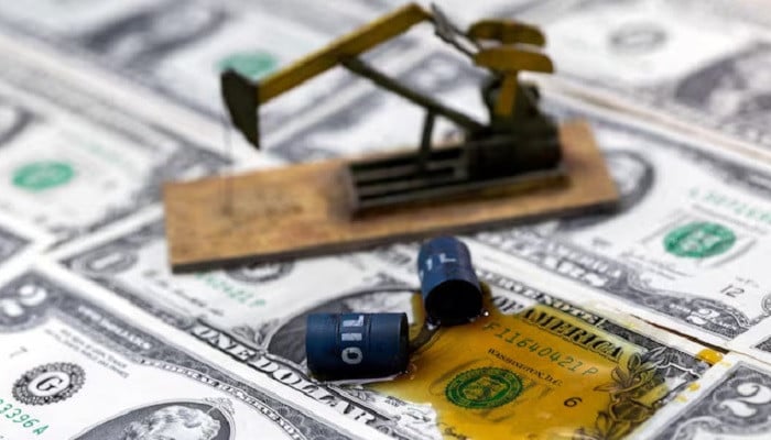 Oil Jumps 7%, Stocks Slide as Iran-US Tensions Flare