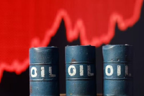 Oil Tops $107 as Iran-US Tensions Rattle Markets