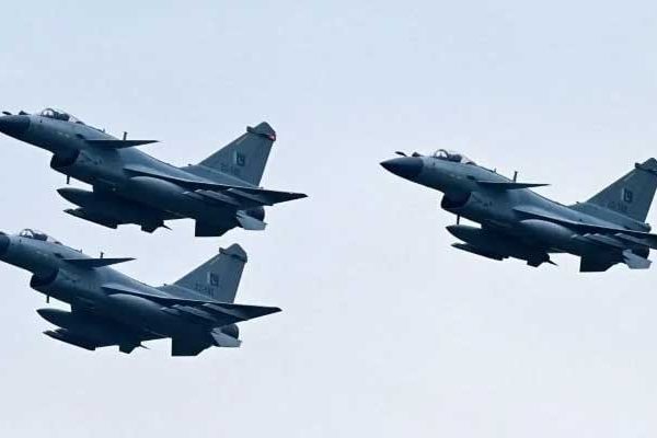 Pakistan Jets Escort Iranian Delegation Amid Israeli Threat Fears