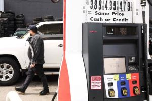 US Energy Chief Warns Gas Prices May Stay Above $3 Until 2027