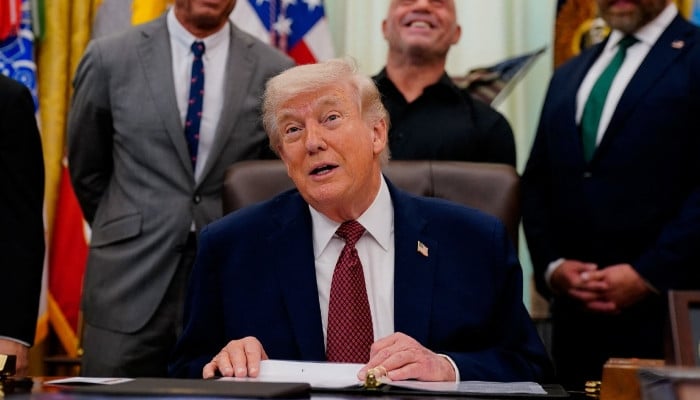 US Envoys Head to Islamabad for Iran Talks Amid Trump Threats