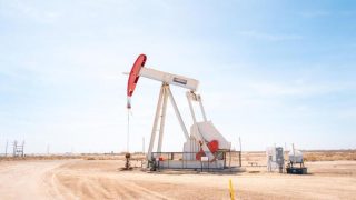 Asia Stocks Surge, Oil Falls on US-Iran Ceasefire Hopes