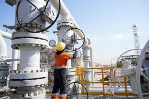 Oil Prices Plunge to Two-Week Low on US-Iran Peace Hopes