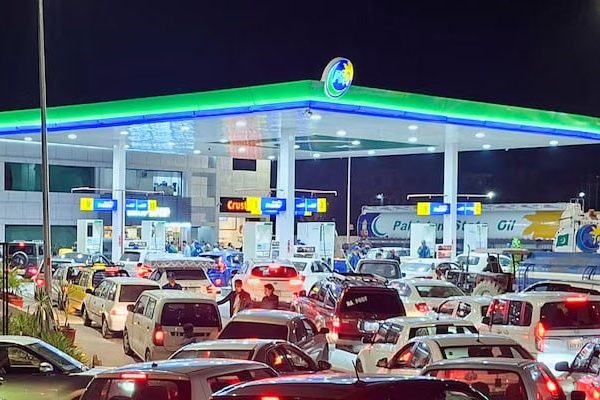 Pakistan Cuts Petrol and Diesel Prices by Rs5