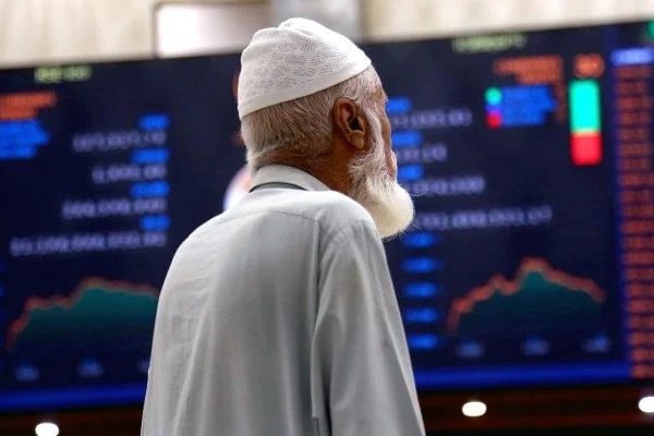 PSX Surges as Oil Plummets on US-Iran Peace Hopes