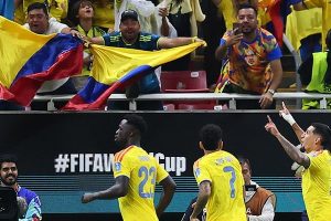 Munoz Strike Sends Colombia Into World Cup Knockouts