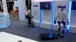 Robot Dance Fail at VivaTech Smashes Screens