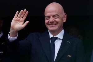 Infantino Defends World Cup Hydration Breaks