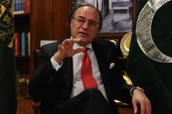 Pakistan Eyes Global Bond Spree, Budget Gains from Iran Deal