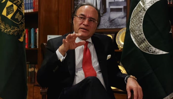Pakistan Eyes Global Bond Spree, Budget Gains from Iran Deal