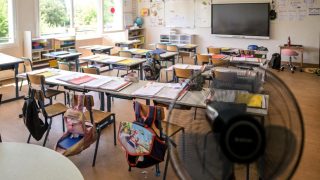 Parents Turn to DIY Solutions as Heatwave Closes 845 Schools