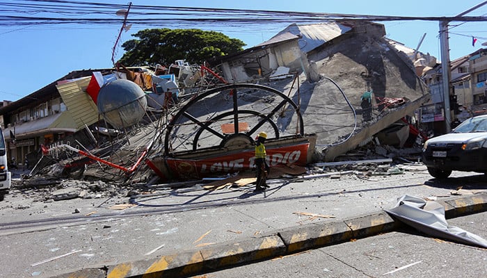 Aftershocks, Rain Hinder Rescue as Philippine Quake Toll Hits 55