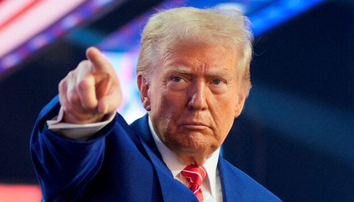 Trump Halts Iran Strikes, Teases Weekend Peace Deal