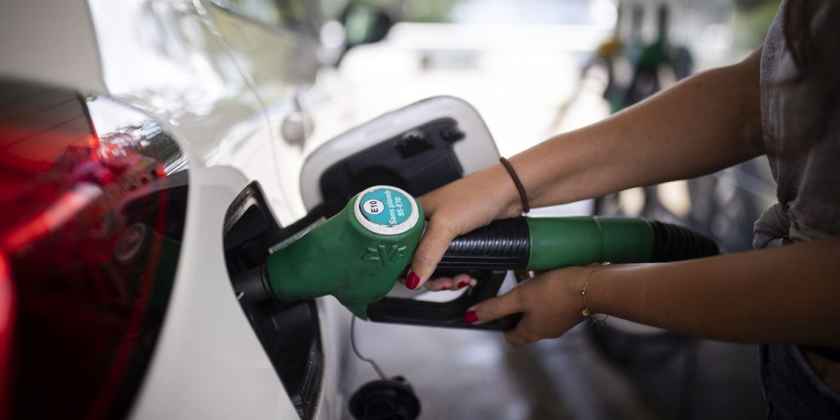 Fuel Prices Drop: SP95 Falls Below €2 Threshold in France