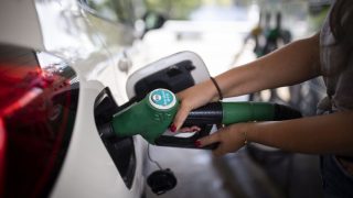 Fuel Prices Drop: SP95 Falls Below €2 Threshold in France