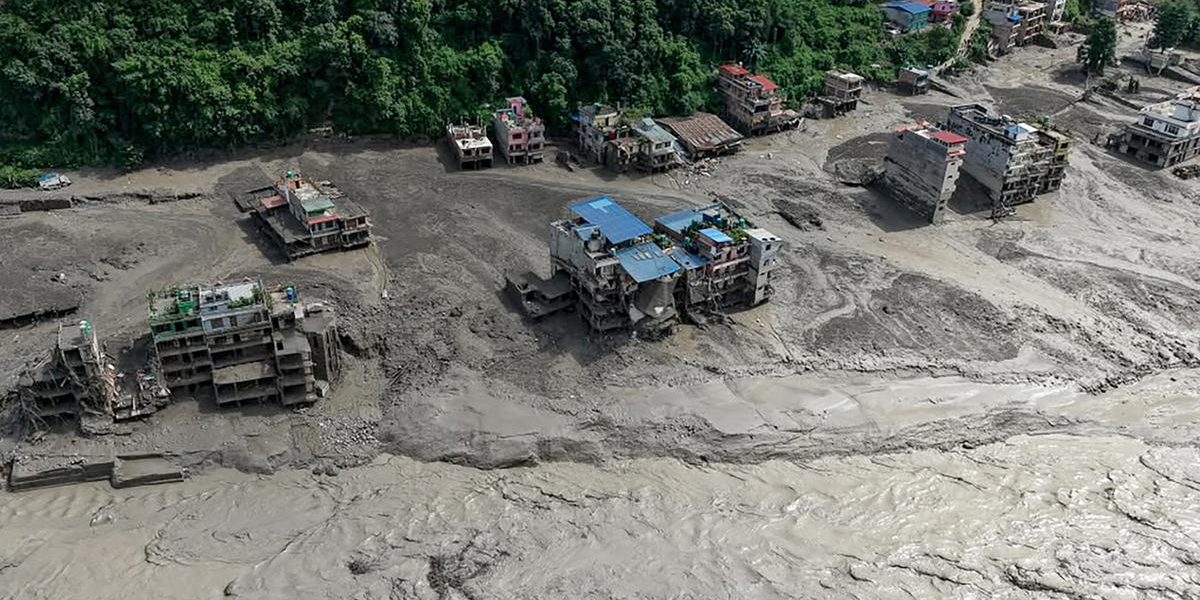 Deadly Nepal Mudslide: 19 Dead, 384 Tourists Missing