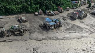 Deadly Nepal Mudslide: 19 Dead, 384 Tourists Missing