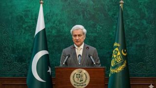 Pakistan’s Naqvi in Iran for Security Talks, Mediation Push