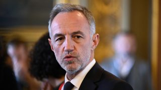 Paris Mayor Hits Back at Trump Over Sharia Claim