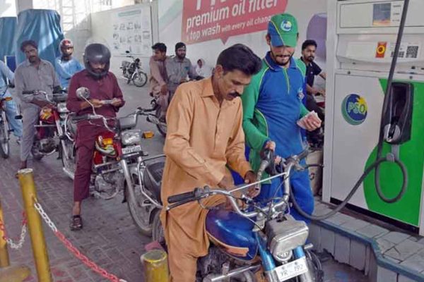 Petrol, Diesel Prices Rise Again in Pakistan