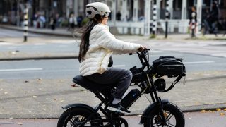 Fatbikes Gain Popularity in French Cities Amid Safety Concerns