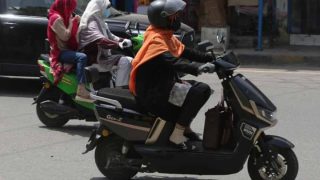 KP approves free e-scooters for women in Peshawar