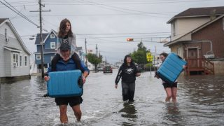 Rare Off-Season Nor'easter Pounds US Northeast, Killing One and Cutting Power to Thousands