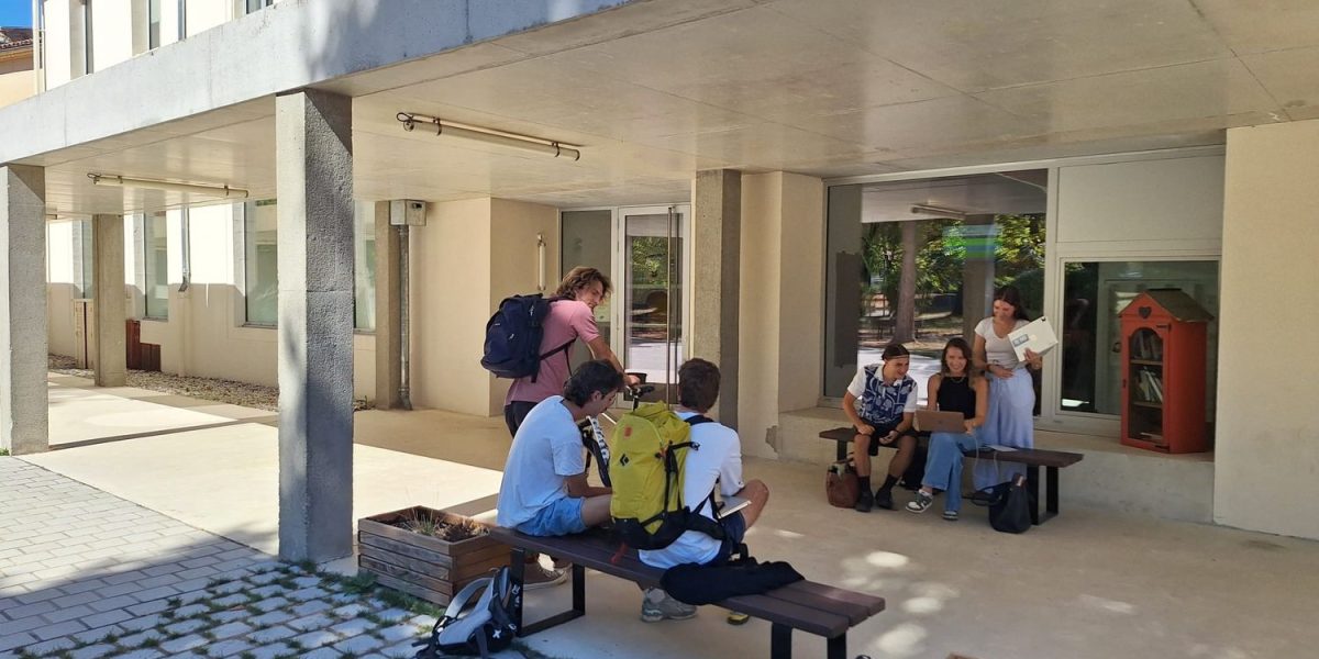 Small Towns, Big Savings: Students Choose Foix Over France's Major Cities