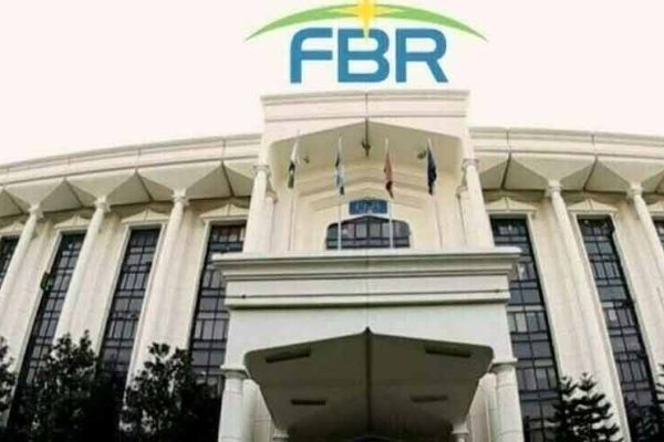 Pakistan’s Tax Return Deadline Expires Today as FBR Weighs Steeper Late-Filing Penalties