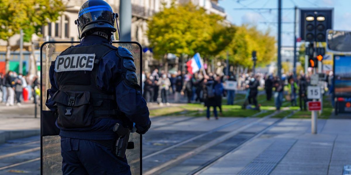 Angers Shopkeepers Prepare to Defend Themselves Ahead of October 24 Protests