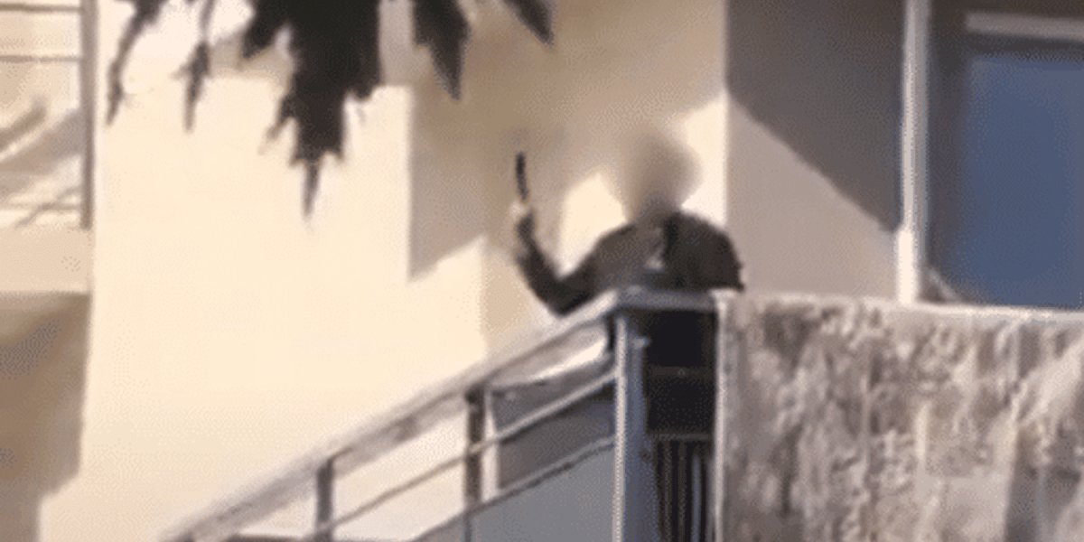Caen Woman Brandishes Fake Weapon at Protesting Students, Promptly Surrenders to Police