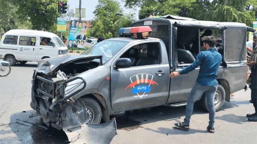Elite Force Officer Killed, Five Injured as Vehicle Overturns Near Qureshi Interchange
