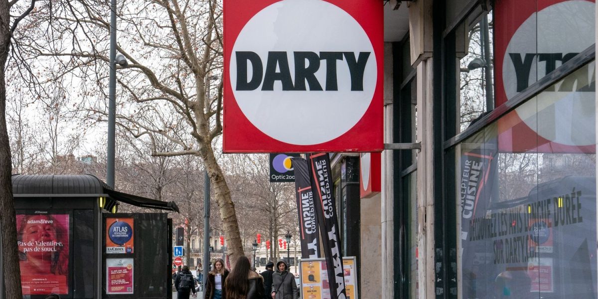 Brussels Greenlights Kretinsky's Bid to Take Control of Fnac Darty